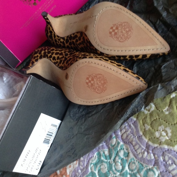 NWOT/ VINCE CAMUTO Spotted Brown Cheetah Pony💛 - Picture 4 of 6